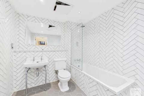 undefined, Flat 3 :: Gramercy House