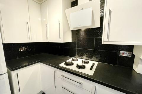 3 bedroom terraced house to rent, Hornbeams, Harlow CM20