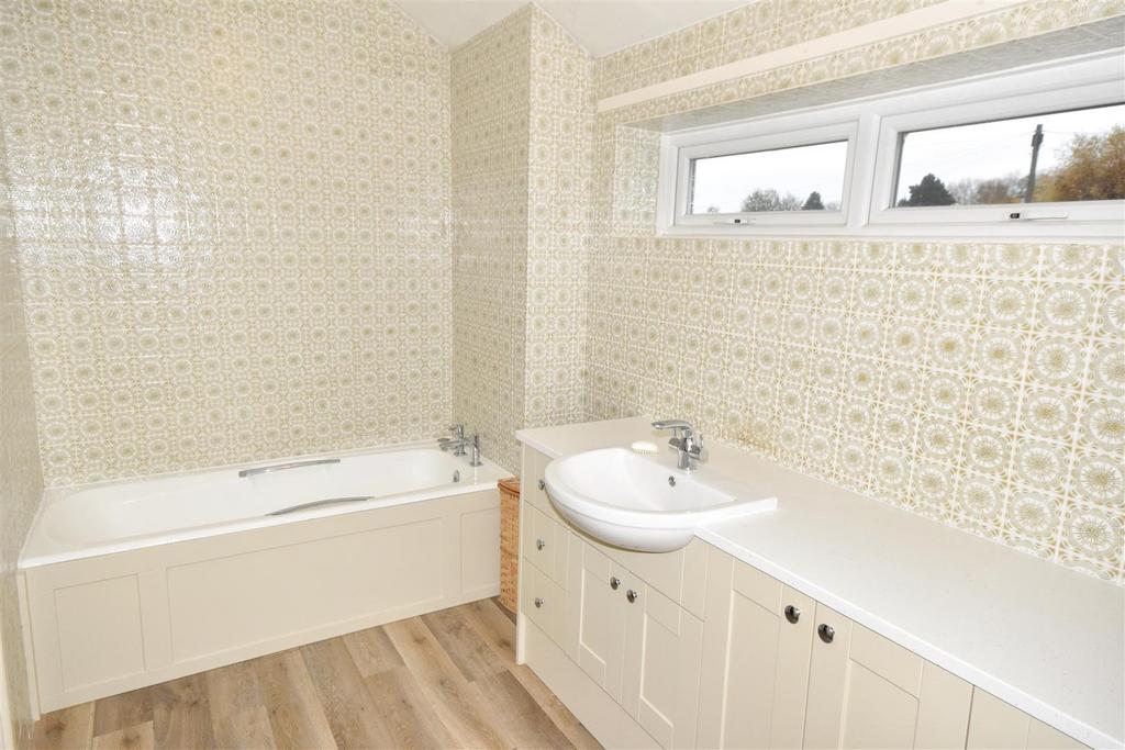 En suite bathroom
