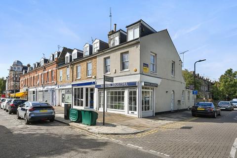 2 bedroom flat to rent, The Grove, Ealing