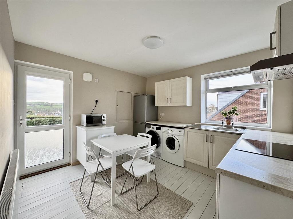 Dining kitchen
