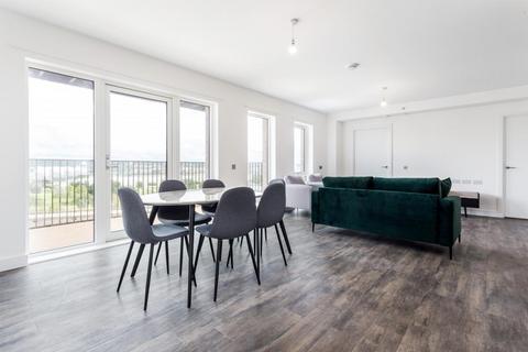 3 bedroom apartment to rent, Millet Place, Pontoon Dock London E16