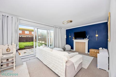 4 bedroom semi-detached house for sale, Peacehaven, East Sussex BN10