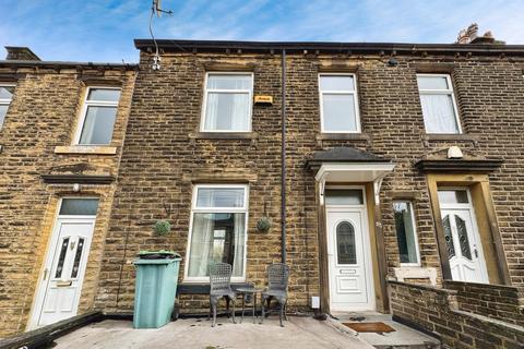 2 bedroom terraced house to rent, Moor End Road, West Yorkshire HD4