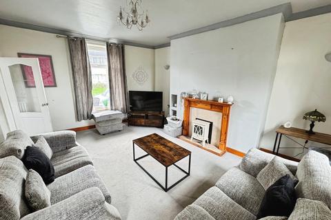 2 bedroom terraced house to rent, Moor End Road, West Yorkshire HD4