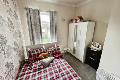 2 bedroom terraced house to rent, Moor End Road, West Yorkshire HD4
