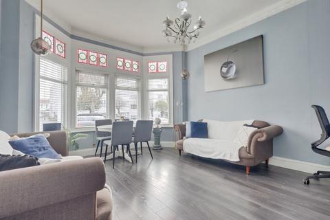 2 bedroom apartment for sale, Seaforth Road, Westcliff-on-Sea, SS0