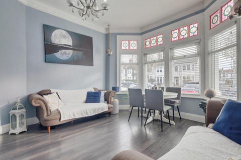 2 bedroom apartment for sale, Seaforth Road, Westcliff-on-Sea, SS0