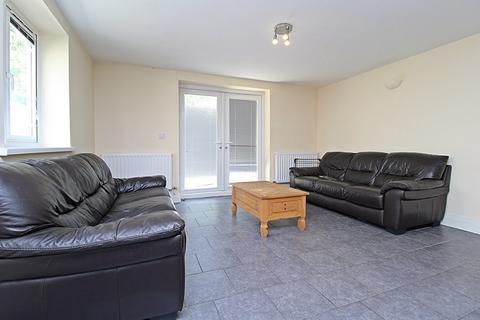 1 bedroom in a house share to rent, Colum Road, Cardiff CF10