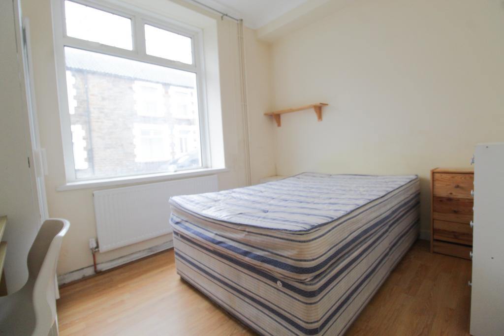 King Bedroom 1