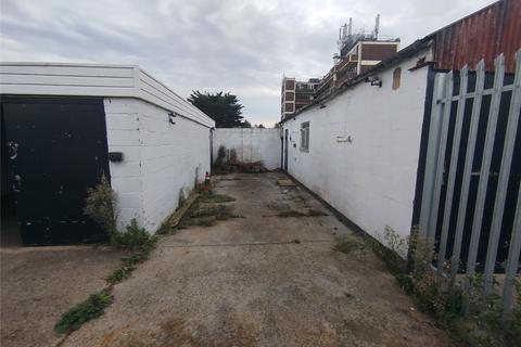 Industrial unit to rent, 95A Prince Av Southend On Sea SS2 6RL