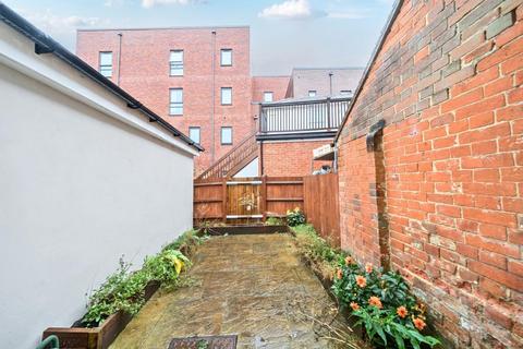2 bedroom flat for sale, Newbury,  Berkshire,  RG14