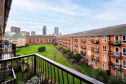1 bedroom flat for sale, Garter Way, Canada Water, London, SE16