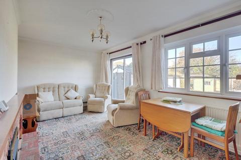 2 bedroom bungalow for sale, Westwood Gardens, Benfleet, SS7