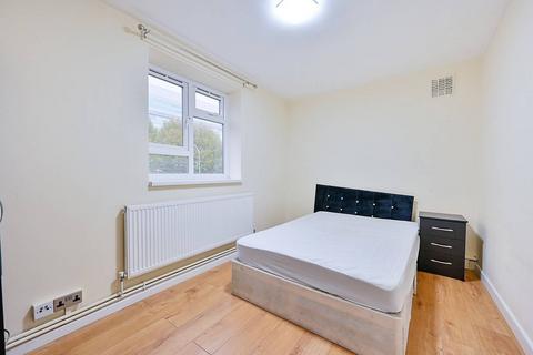 3 bedroom flat for sale, Macfarlane Road, Shepherd's Bush, London, W12