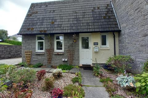 1 bedroom semi-detached bungalow to rent, Carsons Knowe, New Galloway, Castle Douglas, Dumfries And Galloway. DG7 3RY