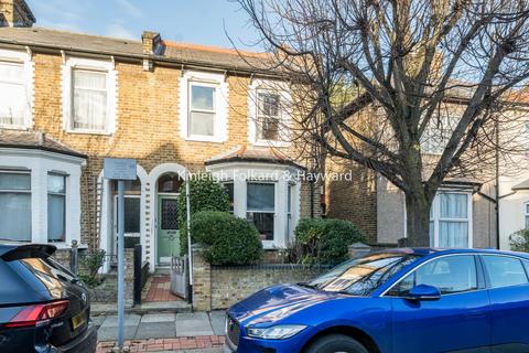3 bedroom end of terrace house for sale, Avenue Road, North Finchley, London, N12