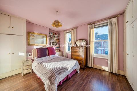 3 bedroom end of terrace house for sale, Avenue Road, North Finchley, London, N12