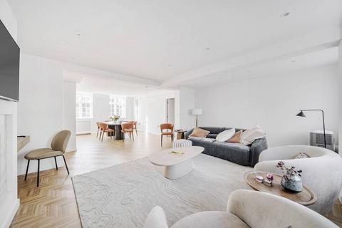 4 bedroom flat to rent, Whiteheads Grove, Chelsea, London, SW3