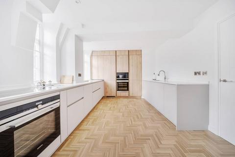 4 bedroom flat to rent, Whiteheads Grove, Chelsea, London, SW3