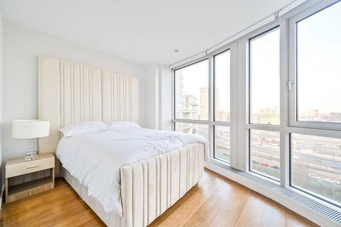 undefined, Ontario Tower, Canary Wharf, London, E14