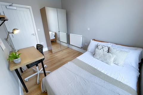 4 bedroom flat to rent, Hardman Street, L1 ,