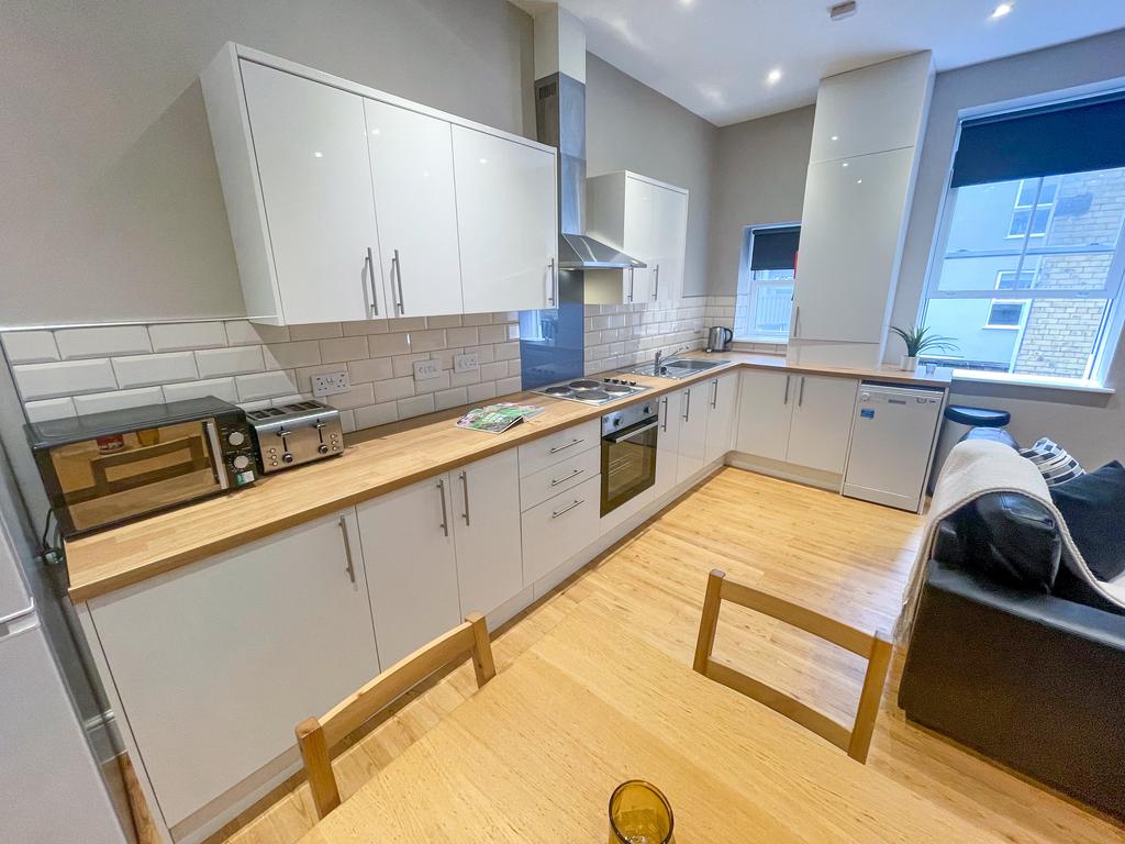 2, 43a Hardman Stree