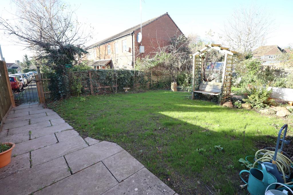 Garden to the west