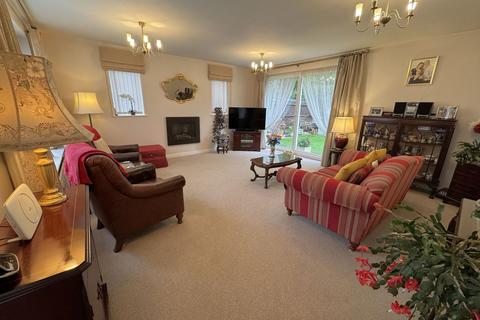 3 bedroom detached bungalow for sale, Highfield Road, Buckingham MK18