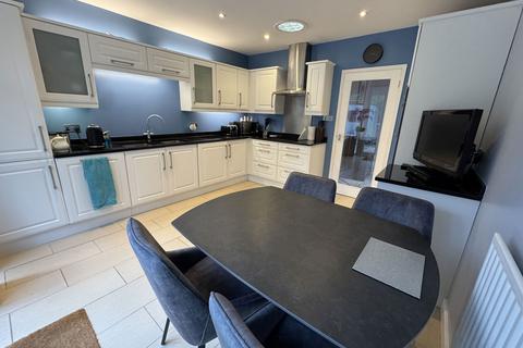 3 bedroom detached bungalow for sale, Highfield Road, Buckingham MK18