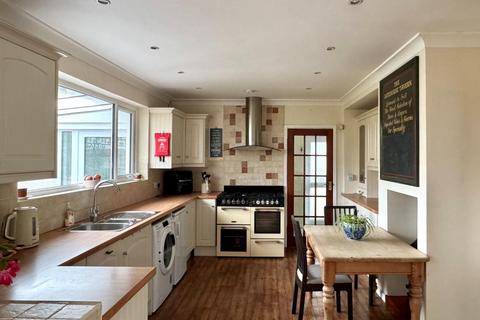 3 bedroom detached bungalow for sale, Greenway Close, Llandough