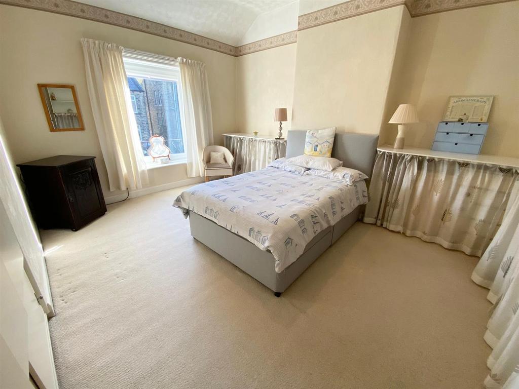 Bedroom 1 new.jpg