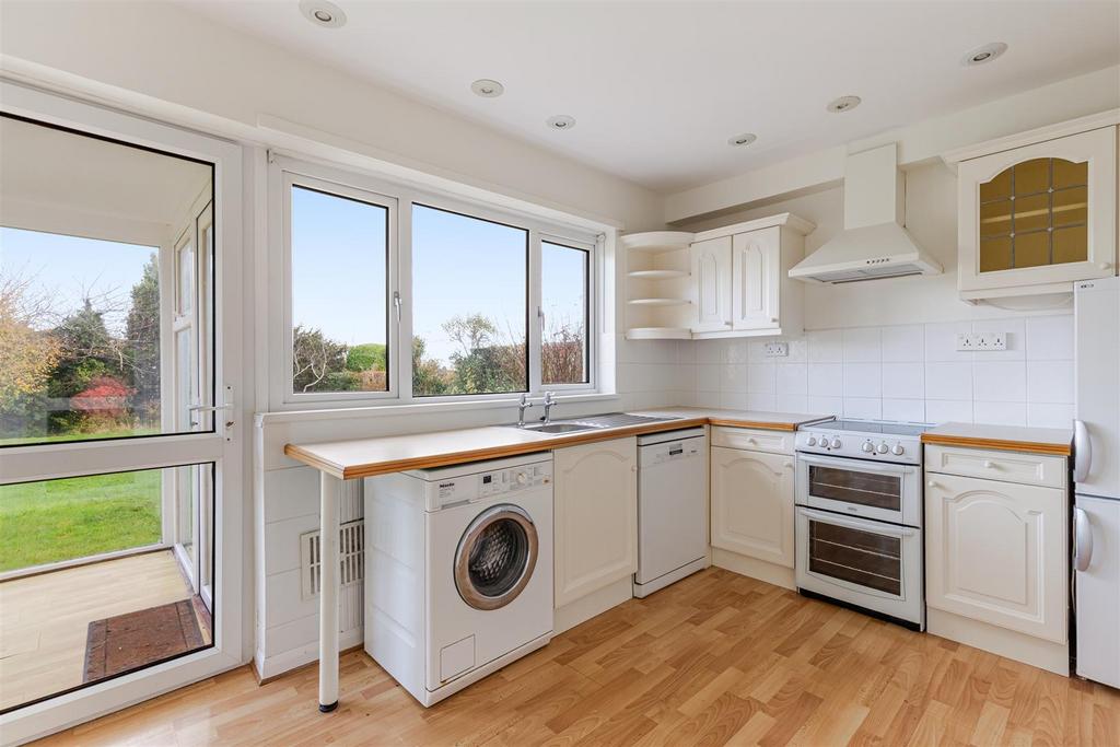A11 - Red Tor, Seaway Lane Torquay - 251113.jpg
