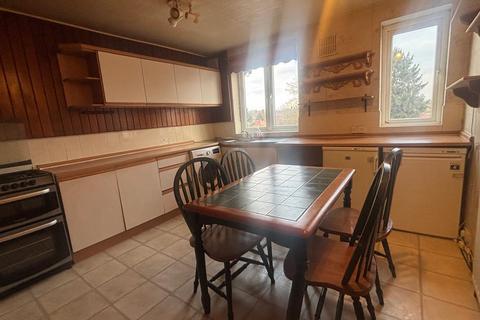 2 bedroom flat to rent, Farnham Road, Slough, Berkshire, SL2