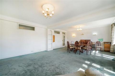 undefined, Riverside Drive, Golders Green Road NW11