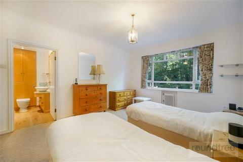 4 bedroom flat for sale, Riverside Drive, Golders Green Road NW11