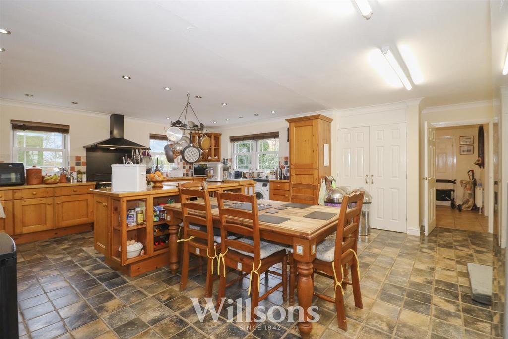 Dining Kitchen