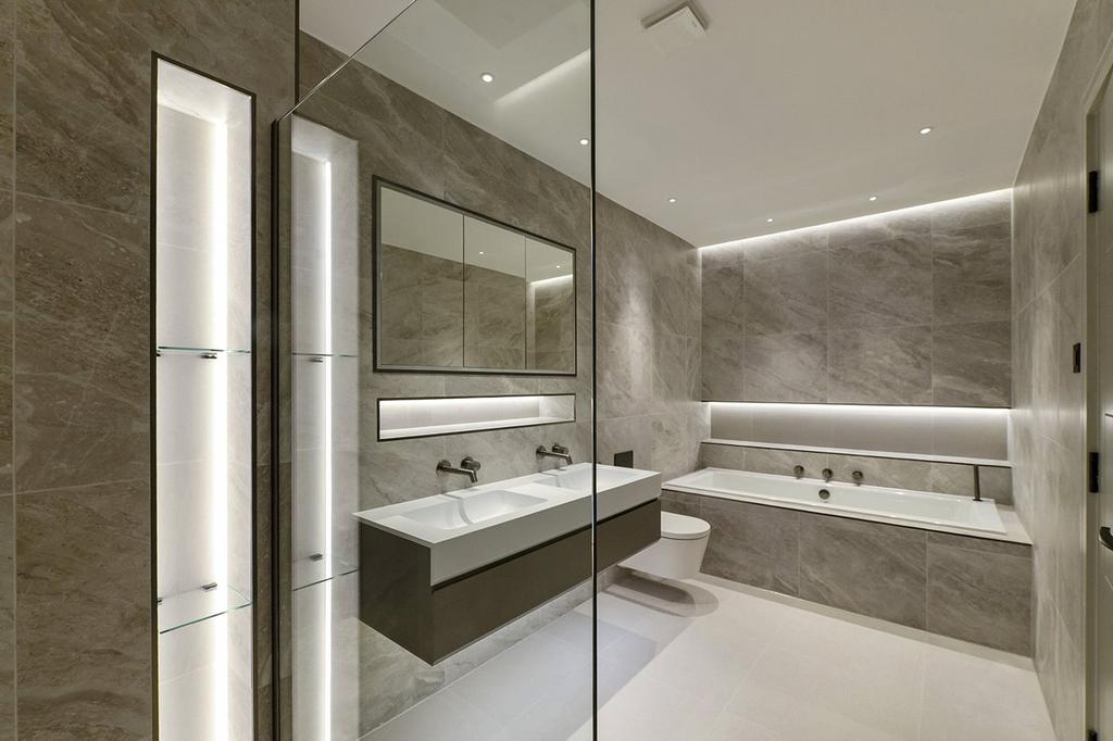 Main En-Suite