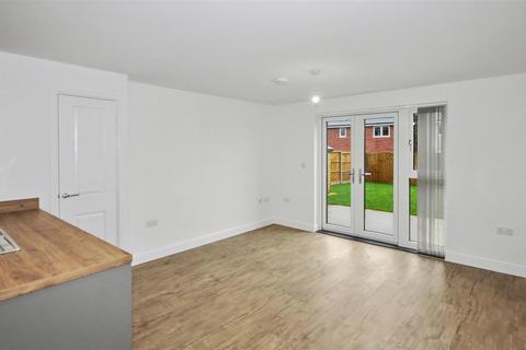2 bedroom semi-detached house to rent, Kingston Grange Drive, Upper Lighthorne