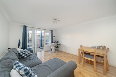 1 bedroom flat for sale, Woodger Road, London W12