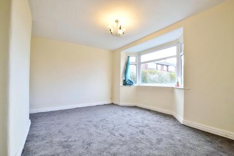3 bedroom semi-detached house to rent, Goring Avenue, Manchester, M18
