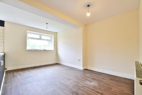 3 bedroom semi-detached house to rent, Goring Avenue, Manchester, M18