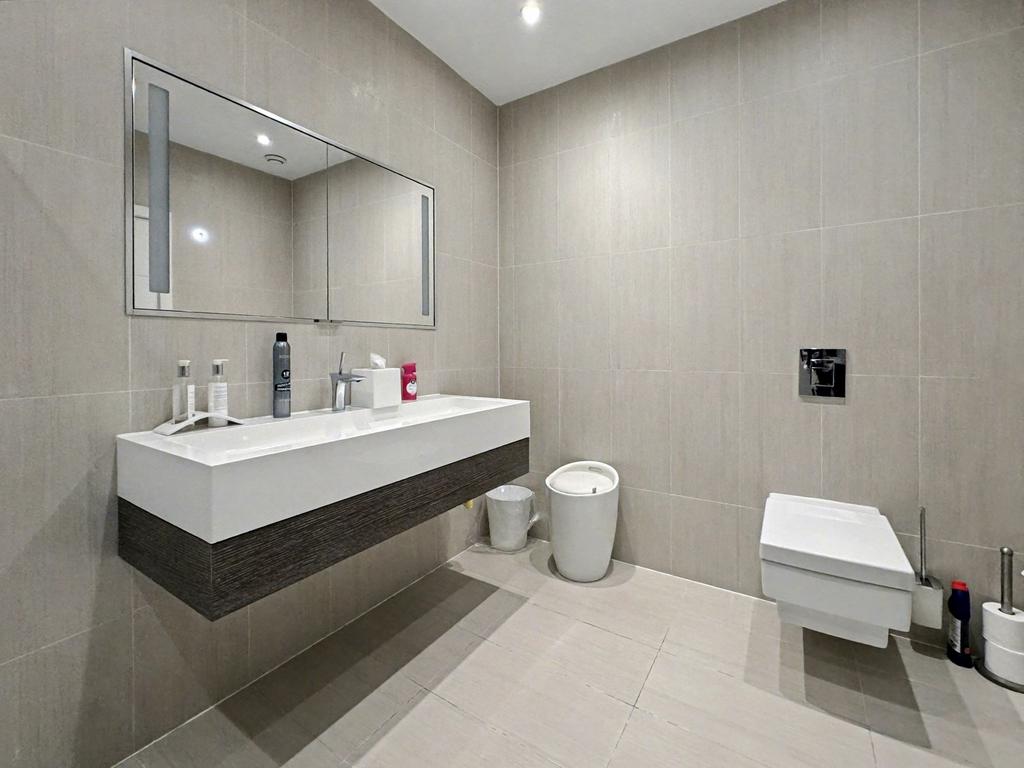 En-Suite 1