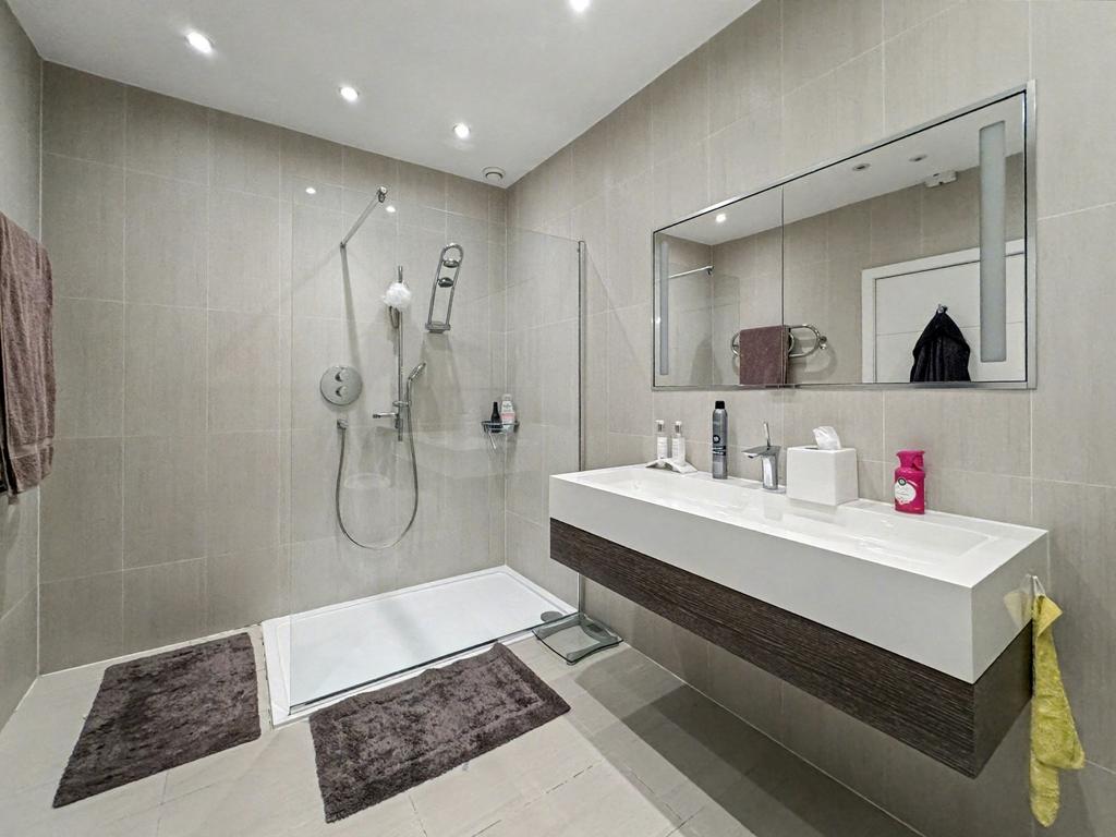 En-Suite 1
