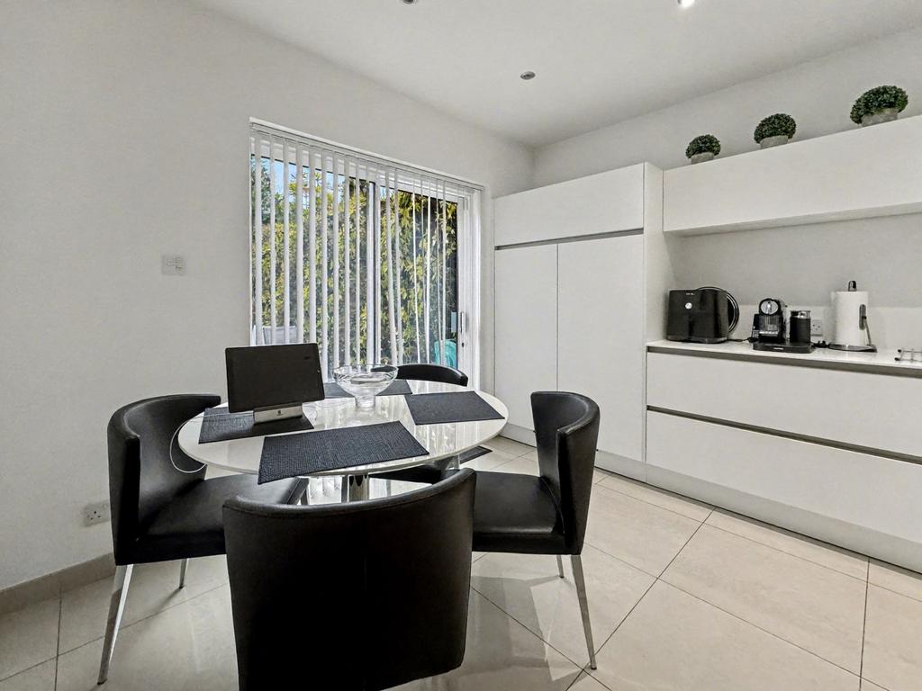 Kitchen / Breakfast Room
