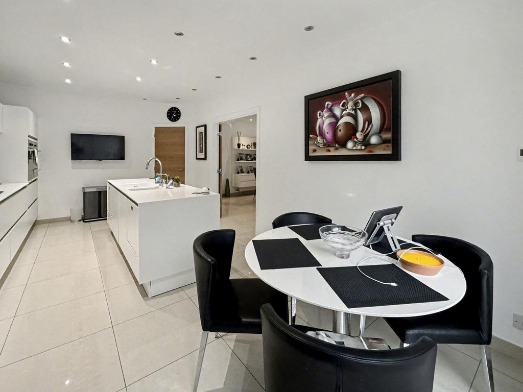 Kitchen / Breakfast Room