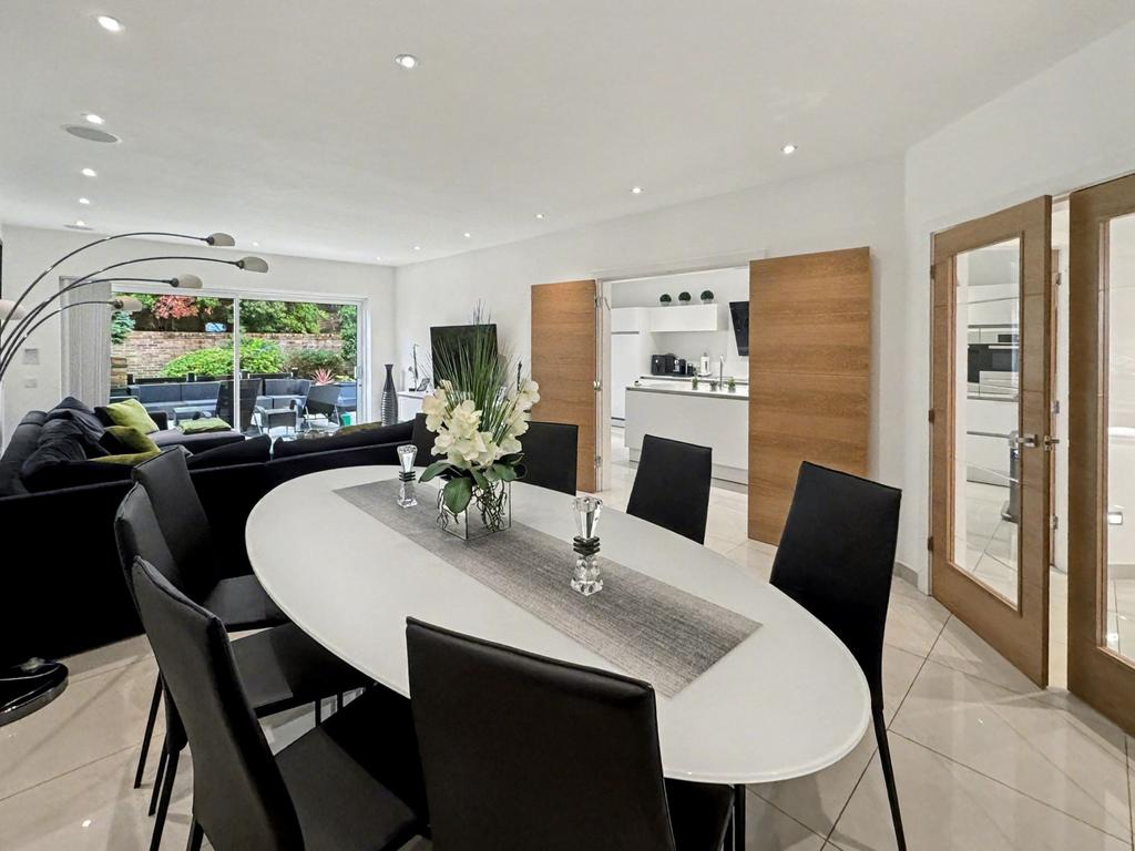 Open Plan Lounge / Dining Room