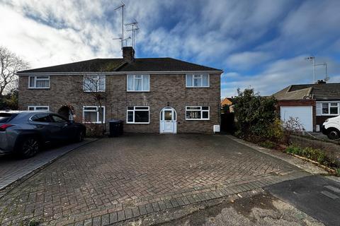 2 bedroom maisonette to rent, Shooters Road, Enfield EN2