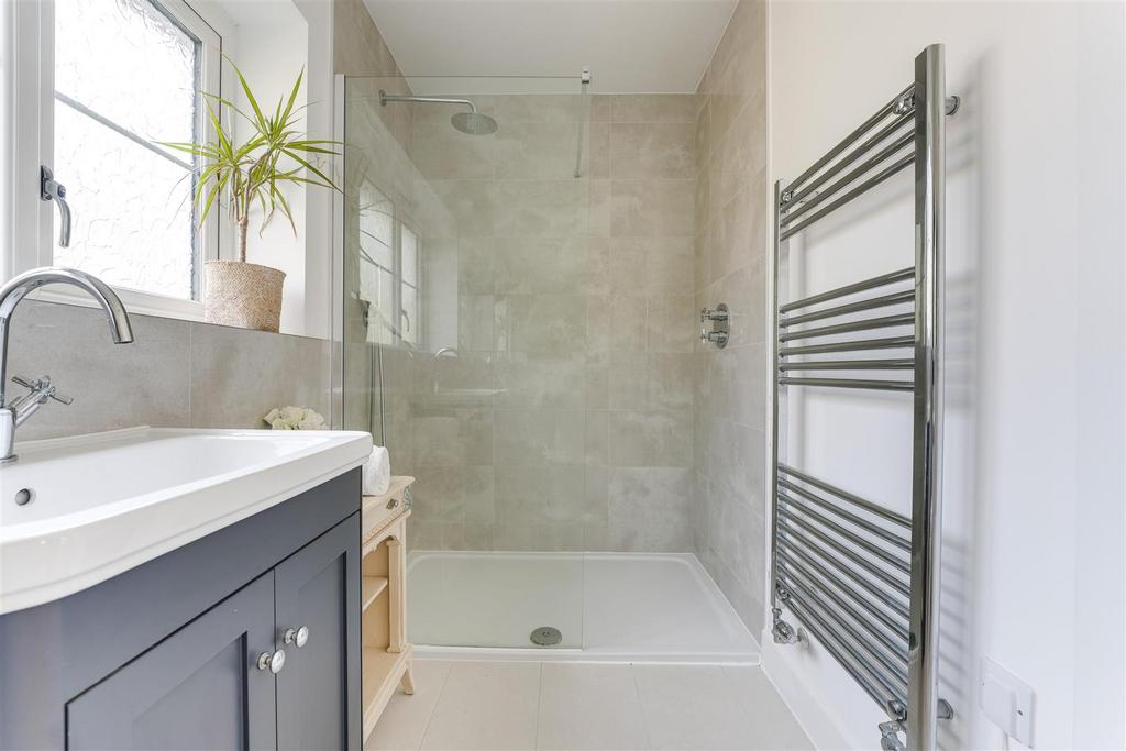 Redbank Close-14.jpg