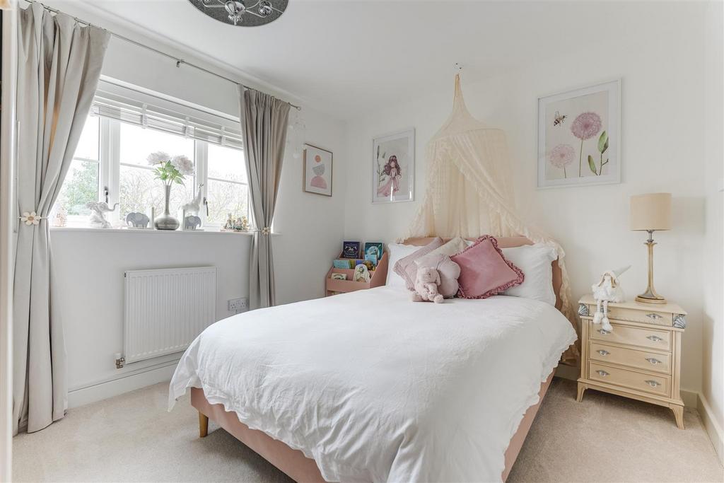 Redbank Close-4.jpg